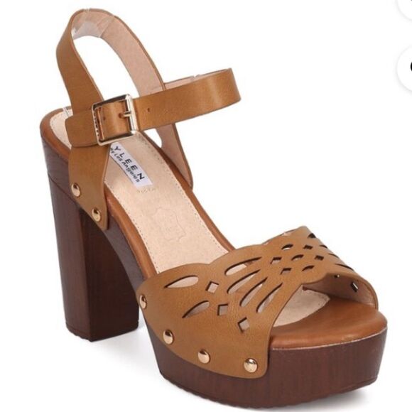 Kayleen Los Angeles Queen Studded Sandals Sz 8.5 NWOT - Picture 1 of 16